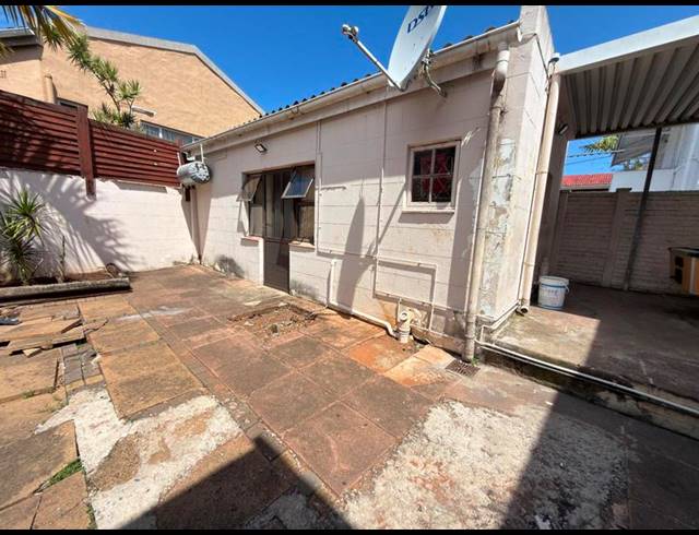 5 BEDROOM HOUSE FOR SALE IN GLENWOOD